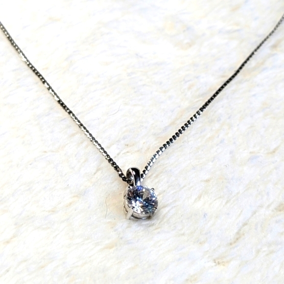 Beautiful 1 Carat CZ Pendant on a 18" Italian Sterling Silver Chain - Picture 5 of 8
